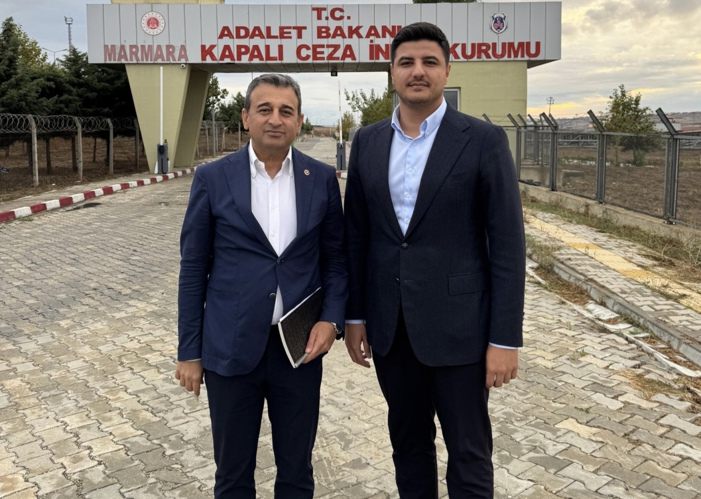 Silivri’deki Partilileri Ziyaret Etti