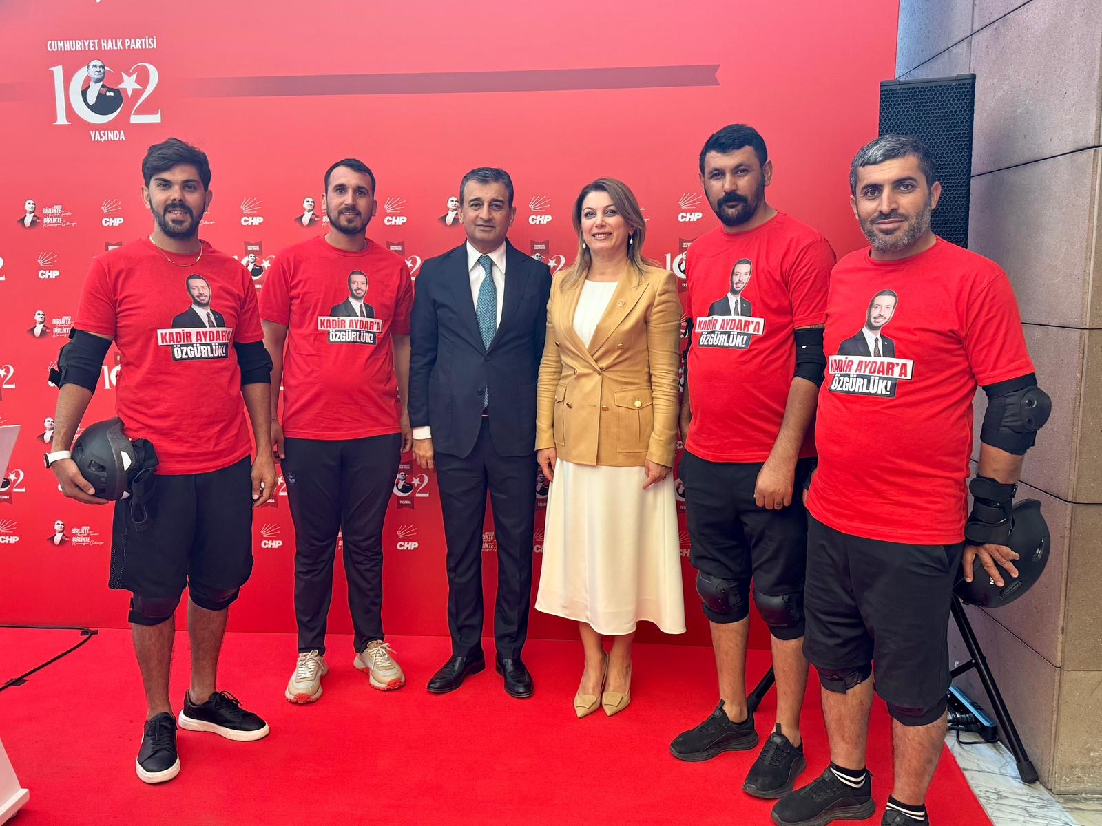 Kadir Aydar ve Tutuklu Başkanlar İçin Yola Çıkan “Özgürlük Pedalları” CHP Genel Merkez’de