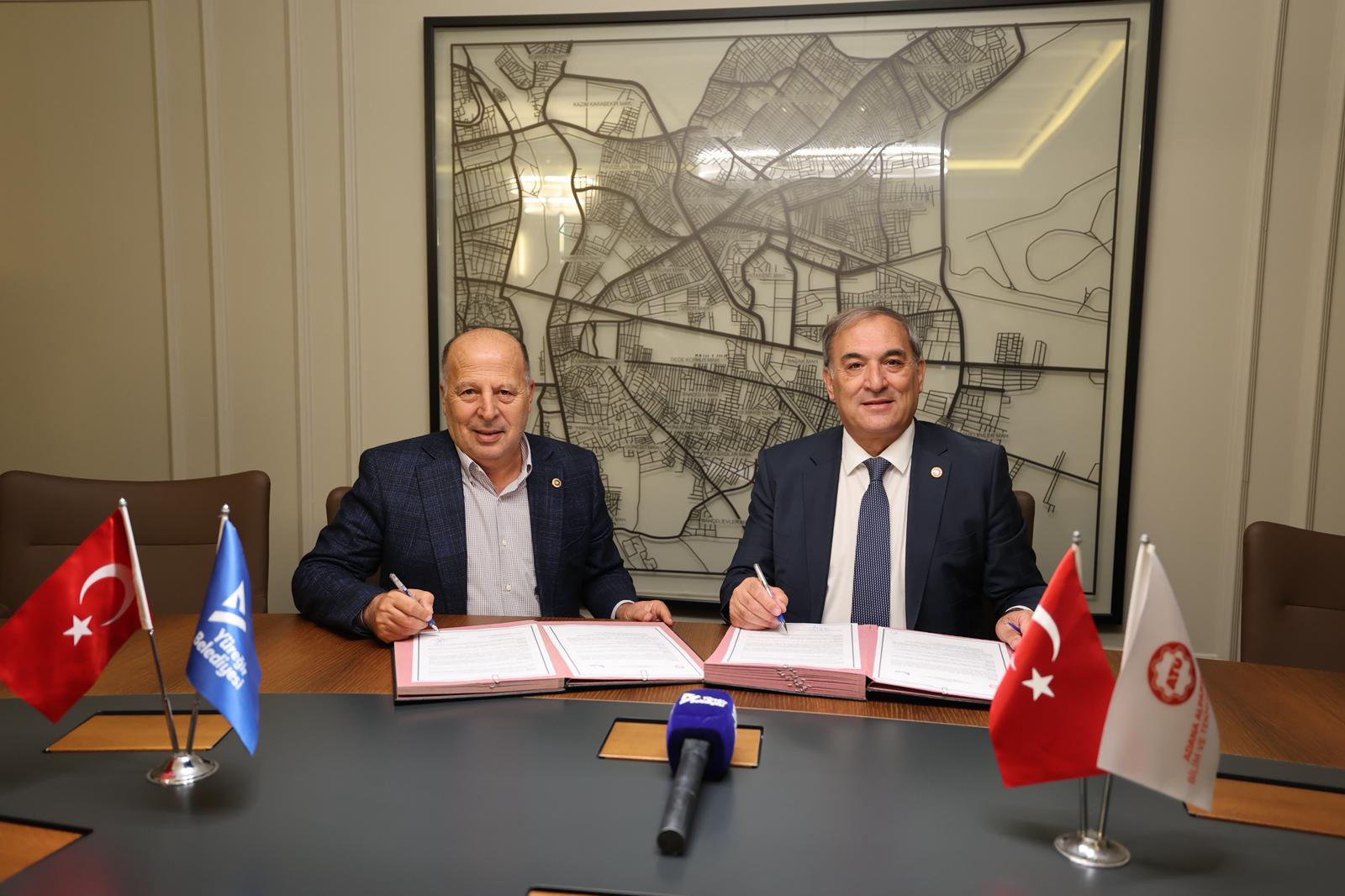 YÜREĞİR’DE ÜNİVERSİTE-BELEDİYE EL SIKIŞTI: GELECEĞE YATIRIM PROTOKOLÜ