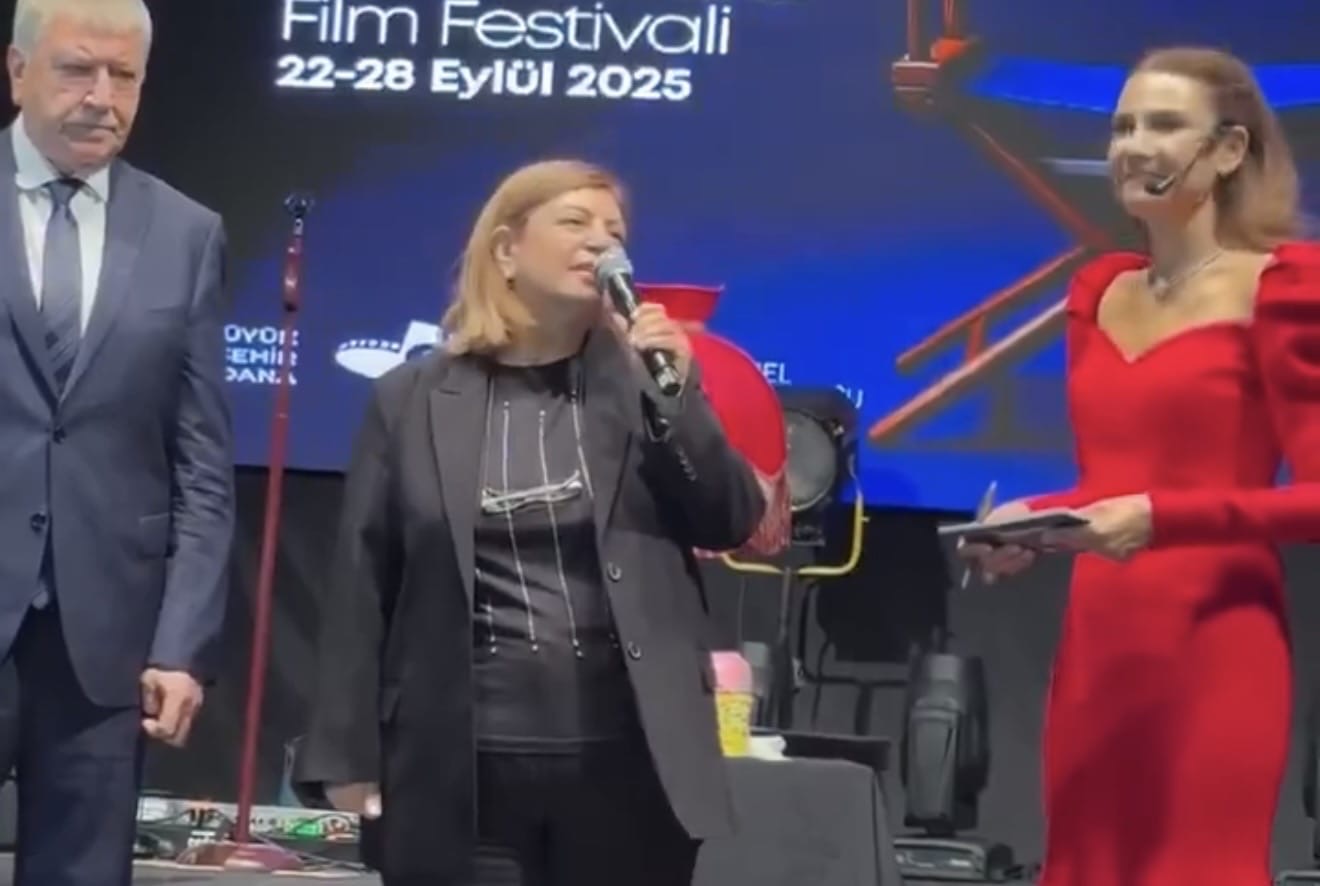 “O’nu Seviyorum; Öpüp Kokluyorum”