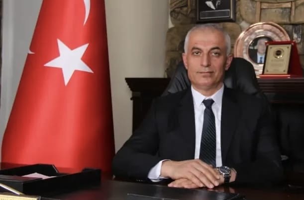 Niyazi Bey Medya Zoruyla Konuştu