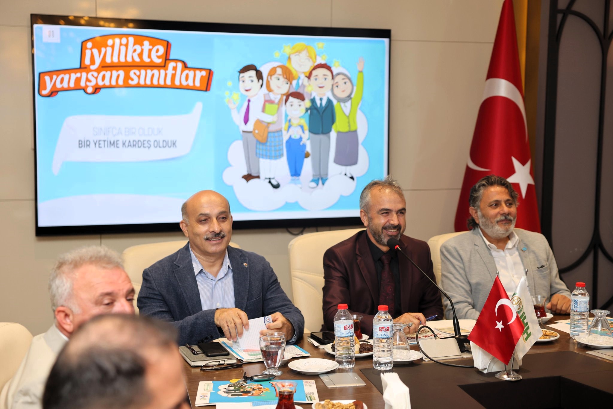 ‘İYİLİKTE YARIŞAN SINIFLAR’ PROJESİ ADANA’DA TANITILDI