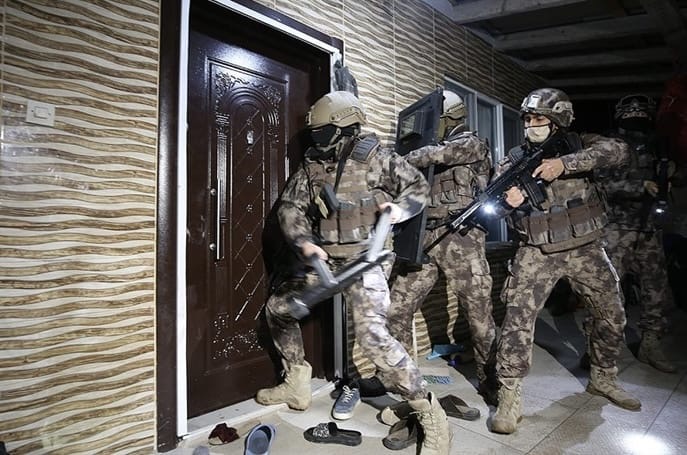 İstanbul-Adana Operasyon: 49 Gözaltı