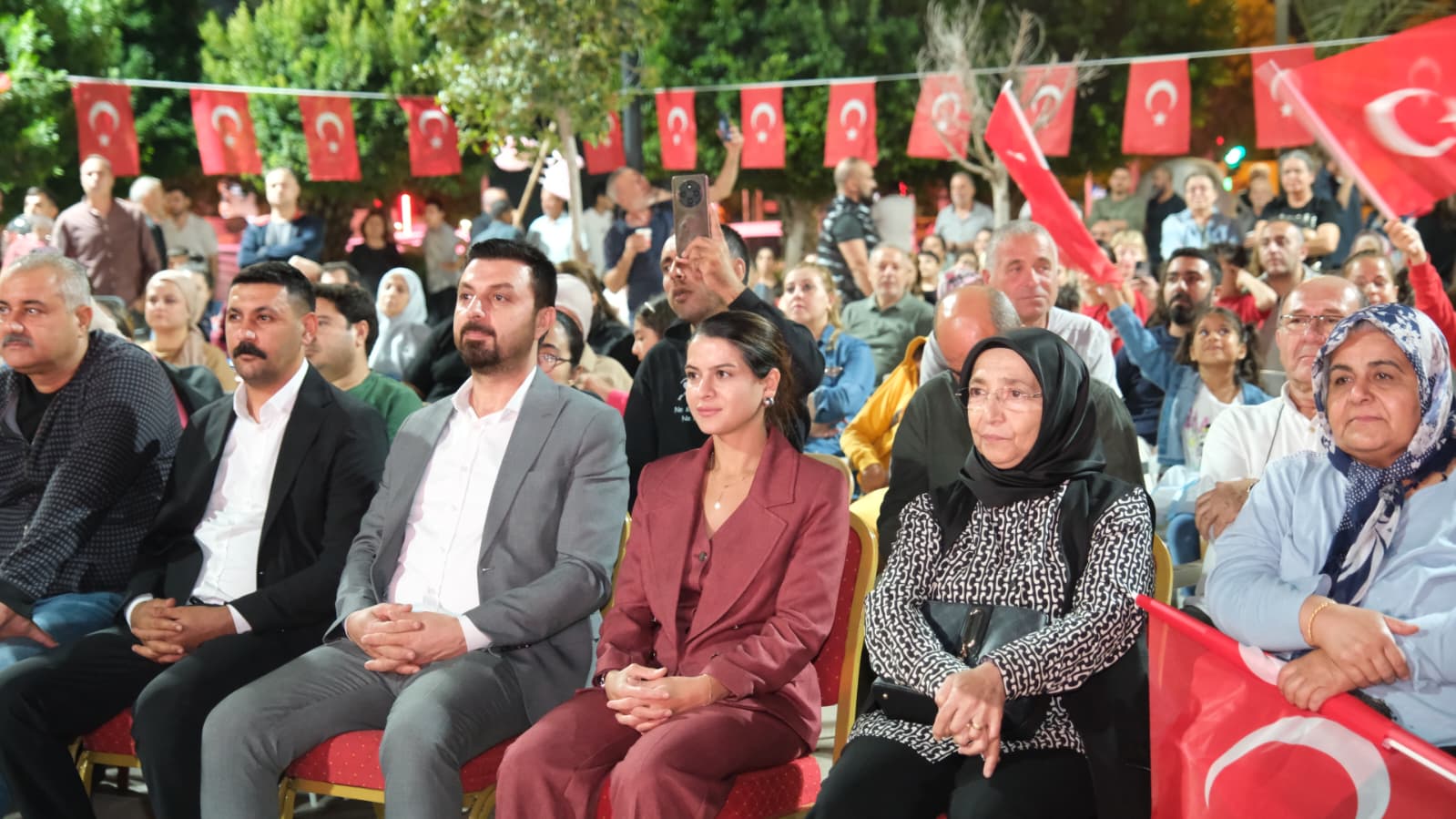 Cumhuriyet coşkusu Atatürk Kent Meydanında yaşandı