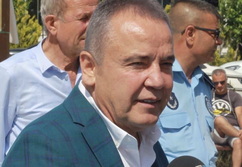 İtirafçı Olan Böcek’in Yasak Aşkıymış!