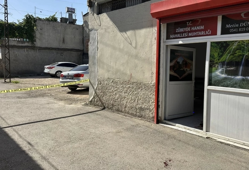 Mahalle Muhtarı Bacaklarından Vuruldu