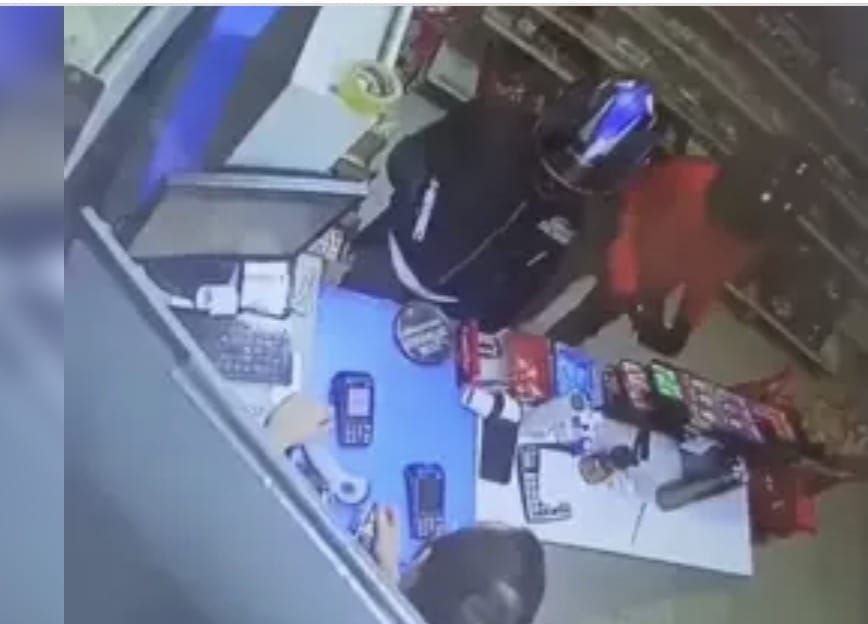 Akaryakıt İstasyonunun Marketi Soyuldu