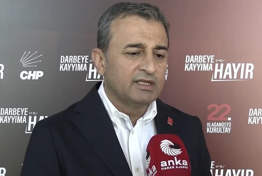 “Ülke Paranoya ile Yönetiliyor”