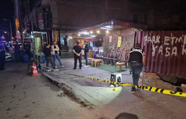 Kurşunlar Polis Aracına İsabet Etti