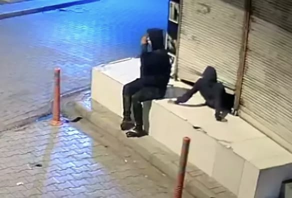 3 Kardeşten Mısır Çarşısı’nda Hırsızlık