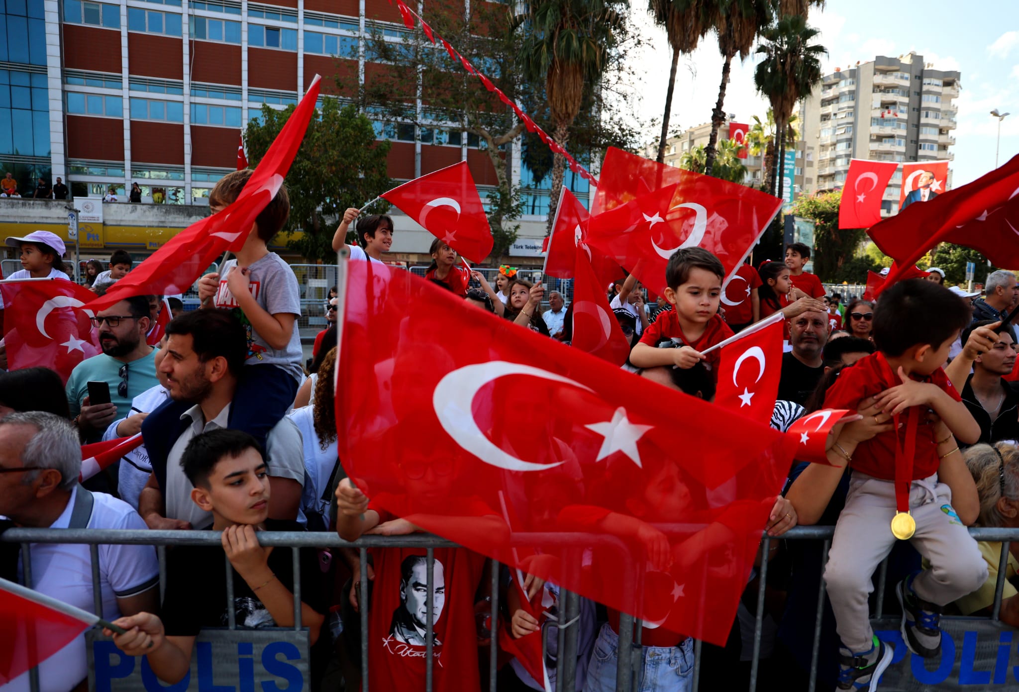 Adana’da Cumhuriyet’in 102. yılı coşkuyla kutlandı