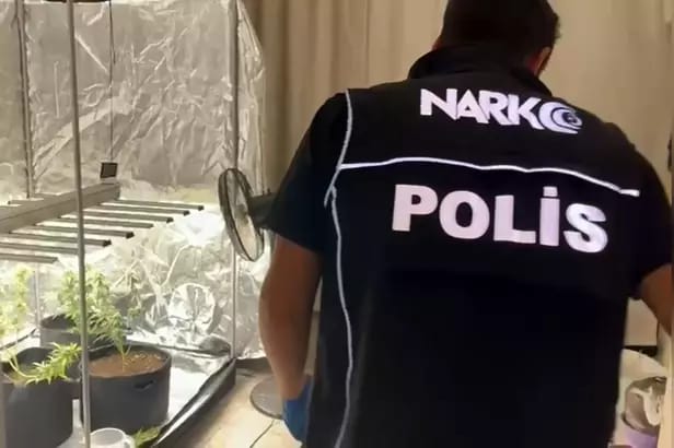 Yatak Odasında Uyuşturucu Üretimi!