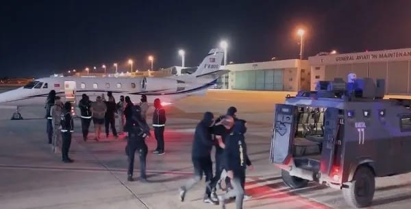 Yurtdışında Yakalanıp Böyle Getirildiler