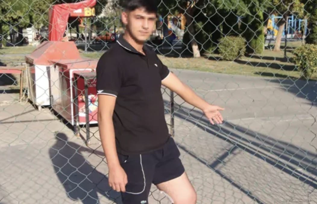 3 Lise Öğrencisini Dövüp, Bıçakladılar