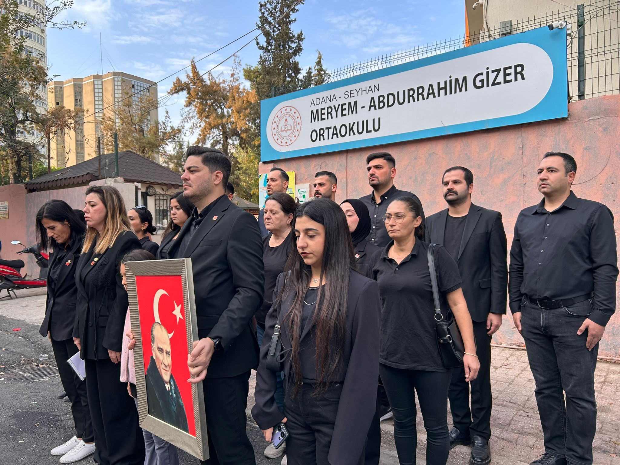 CHP Seyhan İlçe Örgütü’nden 10 Kasım Tepkisi: “Atatürk’ü Kalbimizden Silemezsiniz”
