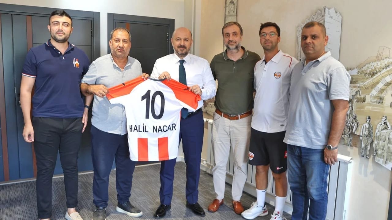Spor ve sağlık buluştu: Adanaspor heyeti Halil Nacar’ı ziyaret etti
