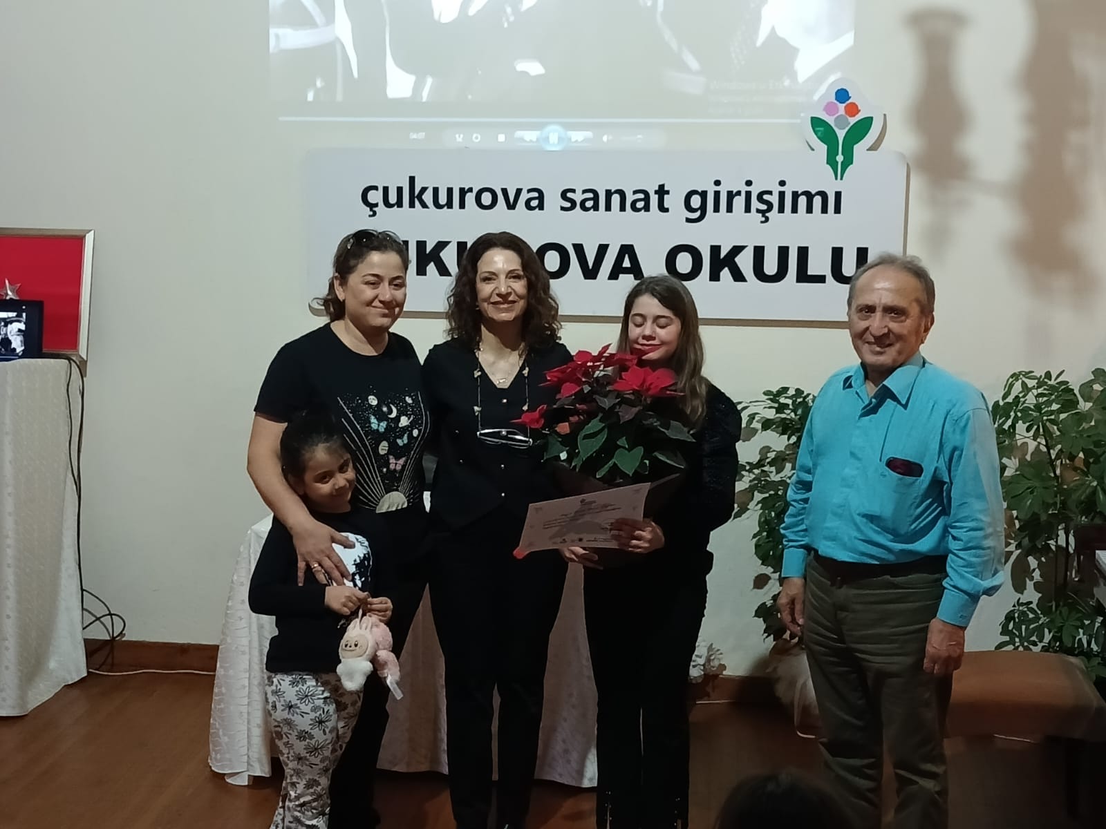 DAHİ PİYANİST ÇOCUK ATASINI  BESTELEDİĞİ ŞARKIYLA ANDI