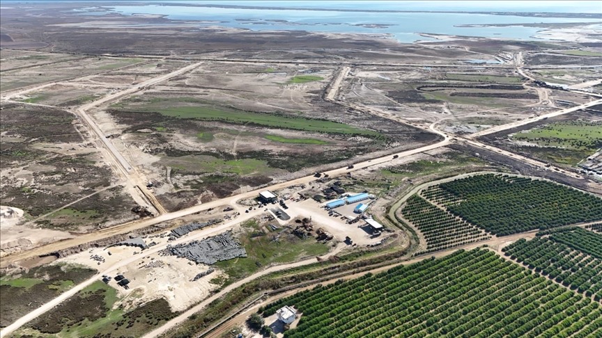 Adana valisi Köşger, tarıma dayalı OSB’de incelemelerde bulundu