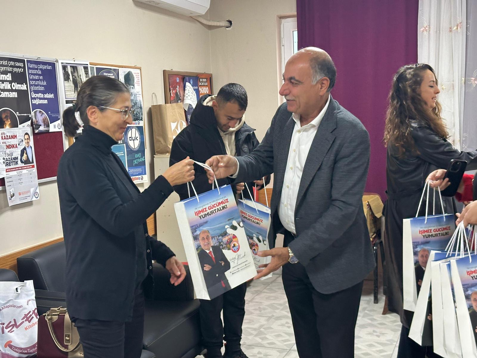 Erdinç Altıok, öğretmenleri okullarında tek tek ziyaret etti