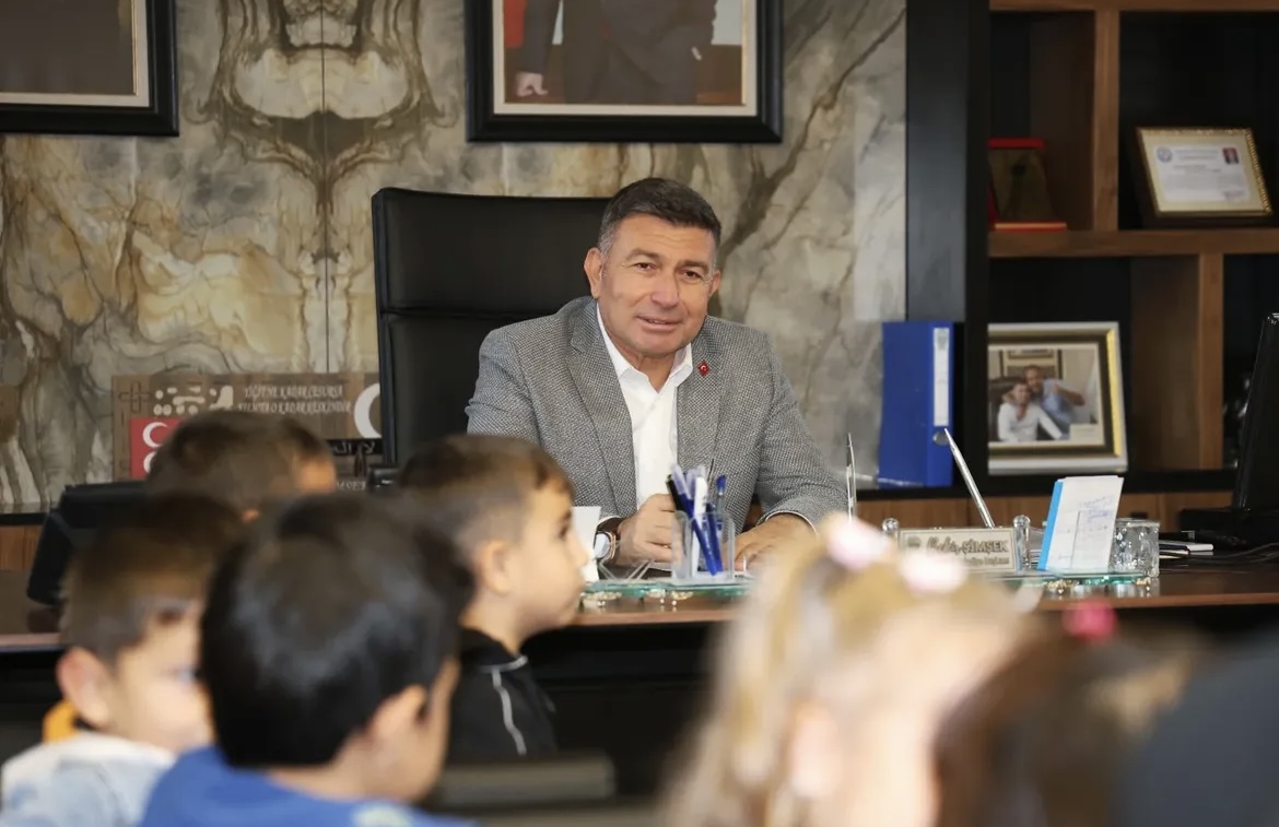 Bekir Şimşek’ten Minik Öğrencilere Anlamlı Karşılamа: “Geleceğe Birlikte Nefes Oluyoruz”