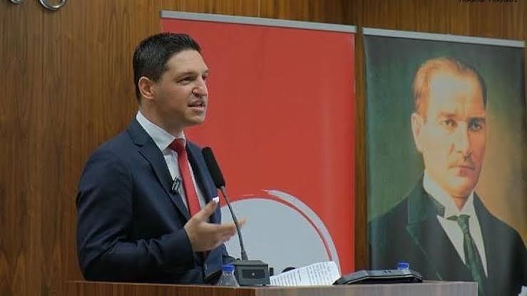 ADANA BARO BAŞKANI VOLKAN BÖKE’DEN BASINA RANDEVU YOK: GAZETECİLER TEPKİLİ