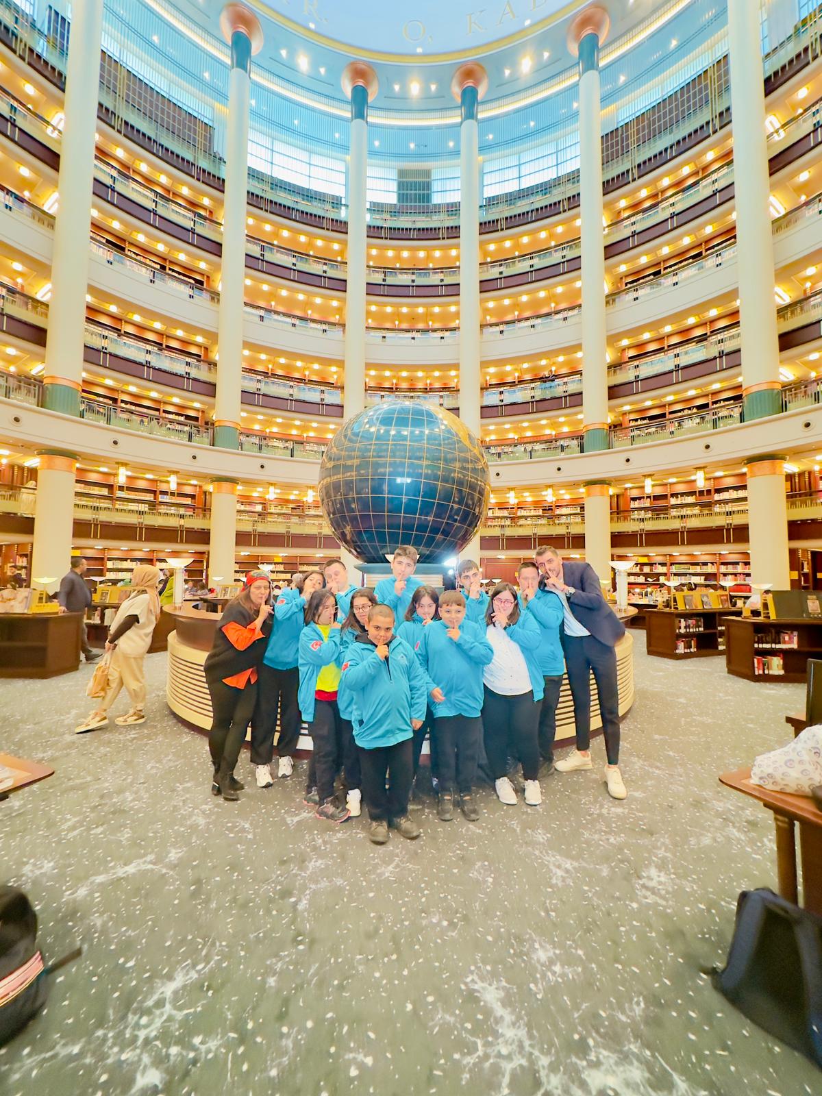 Büyükşehir Belediyesi Ulaşım Dairesi reddetti, Seyhan Belediyesi otobüs verdi