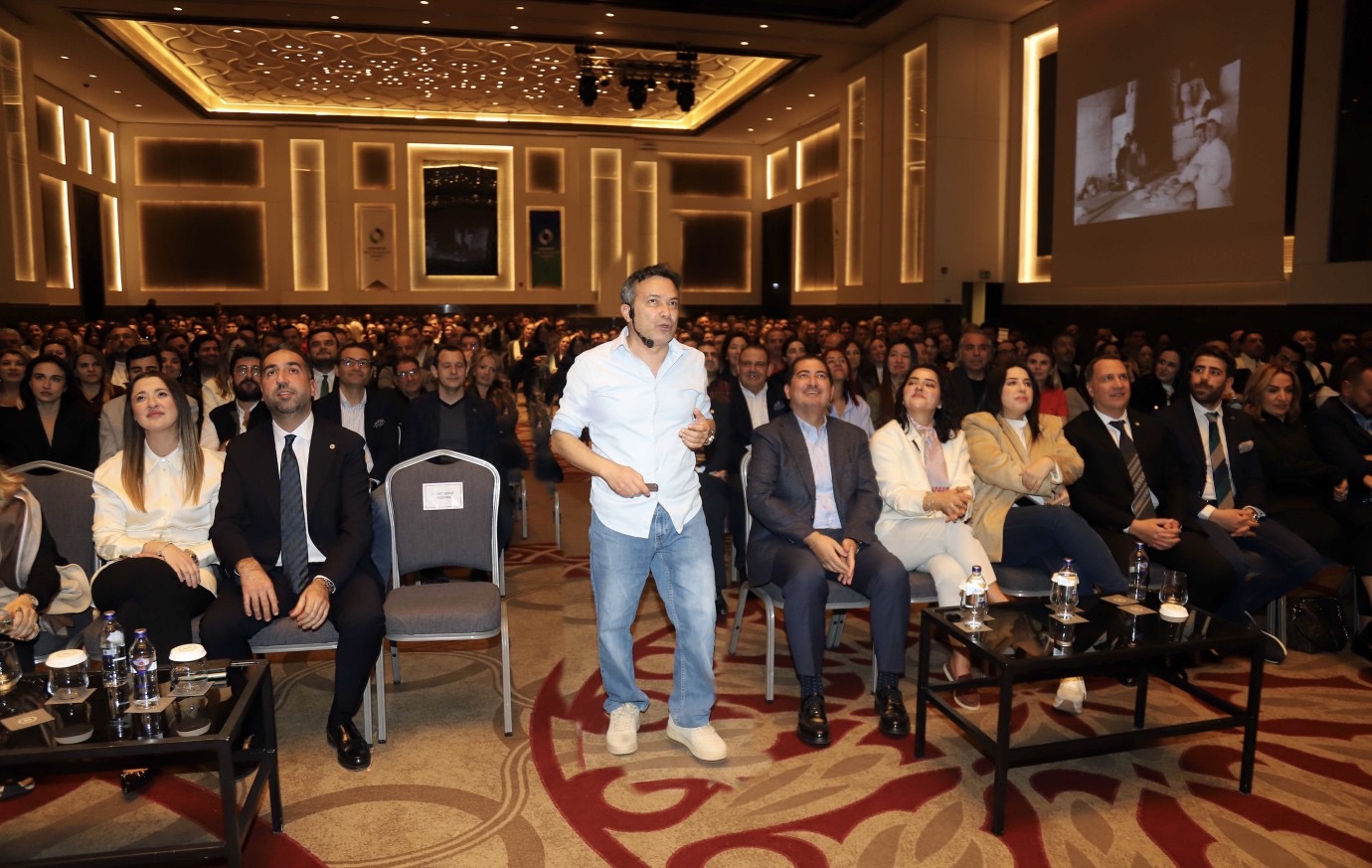 “Vatan, Sosyal Medyada Sevilmez”