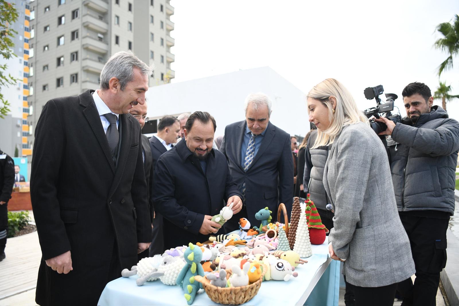 ATIKTAN SANATA SERGİSİNE YOĞUN İLGİ