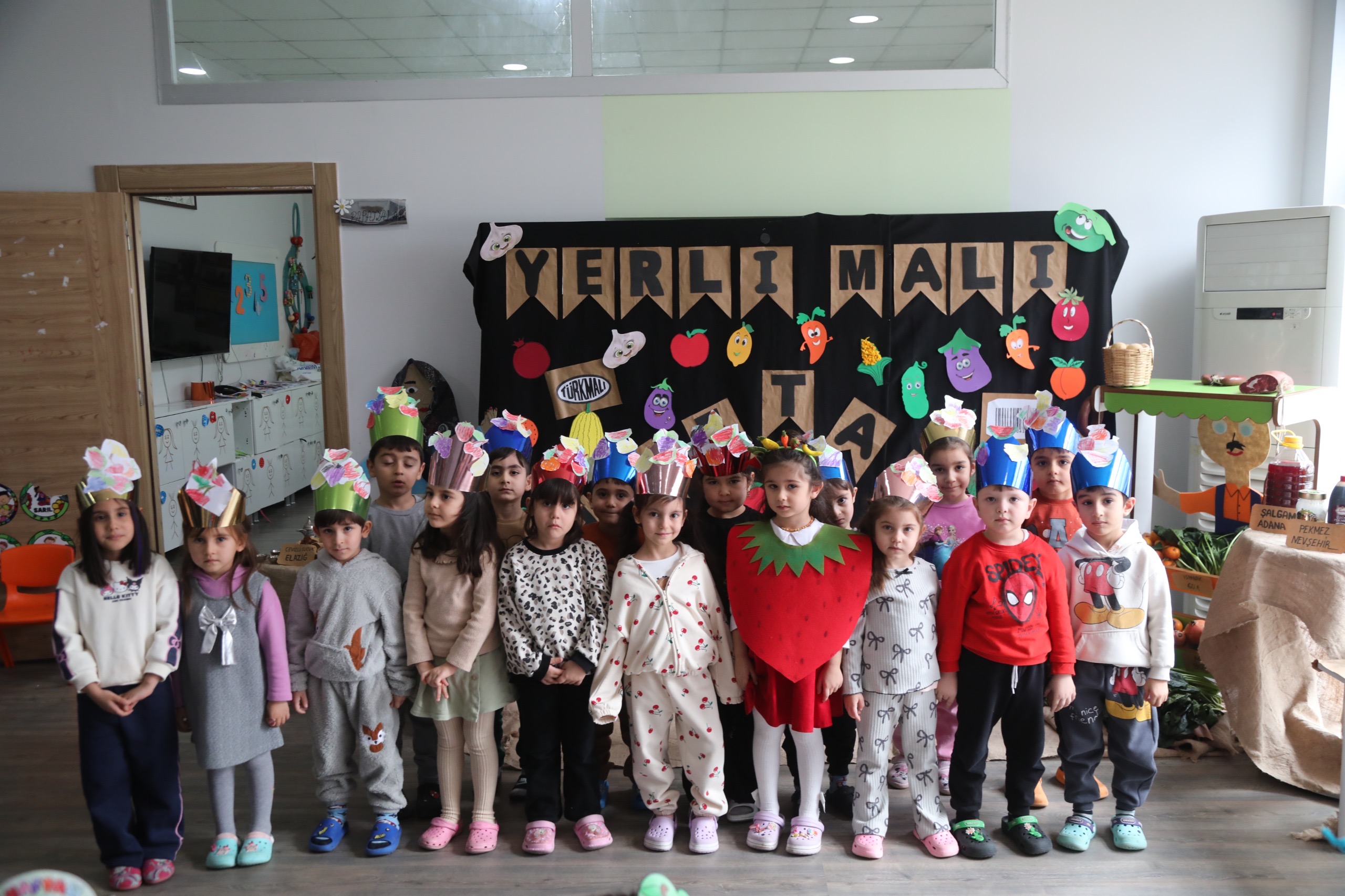 YÜREĞİR BELEDİYESİ KREŞLERİNDE YERLİ MALI HAFTASI KUTLANDI