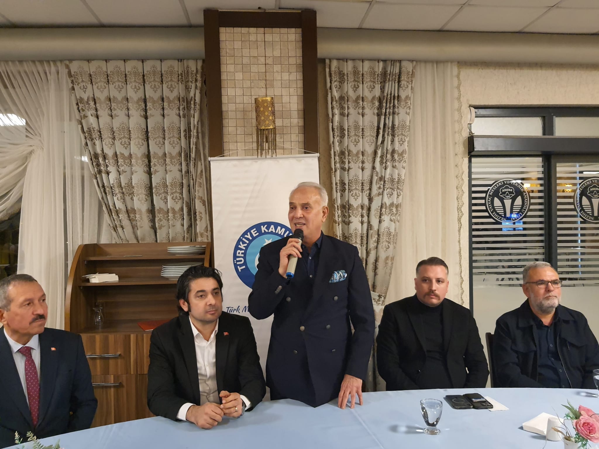 “Türkiye Kamu-Sen, çalışma hayatına kattığı değerler ve ilkeli duruşuyla güven veriyor.”