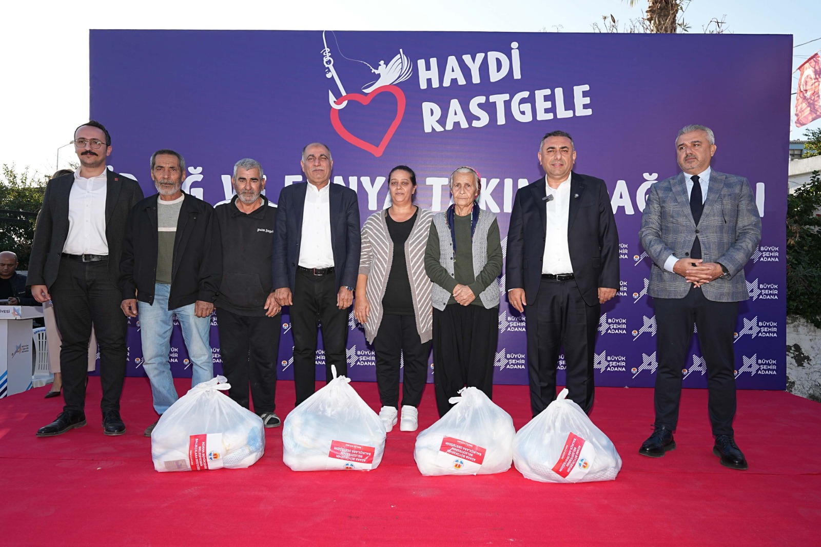 Güngör Geçer: “Zeydan Başkan’ın yokluğunda Adanalı mağdur olmasın diye gece gündüz çalışıyoruz.”