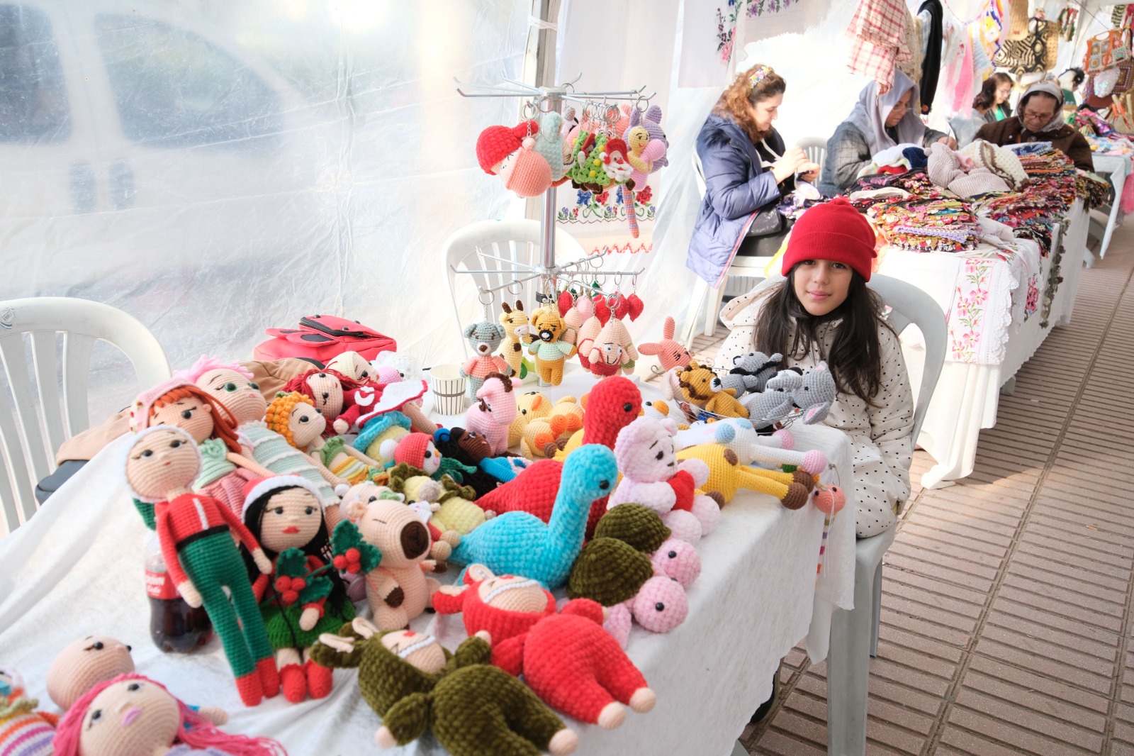 Yılbaşı konseptli Kadın Emeği Pazarı kuruldu