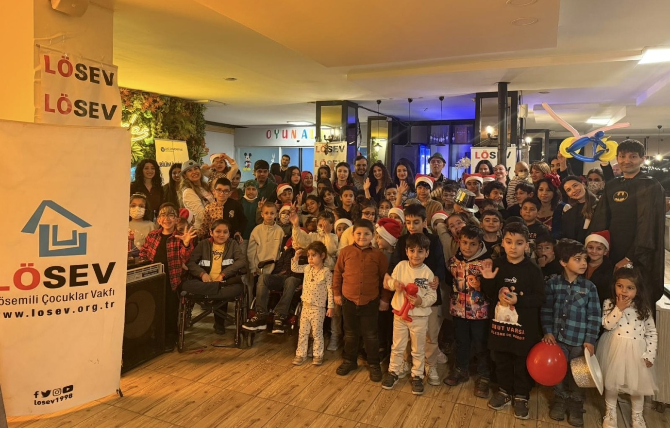 Lösemili Çocuklara Yılbaşı Partisi