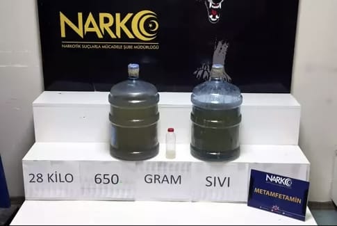 Damacanalardan Sıvı Metamfetamin Çıktı