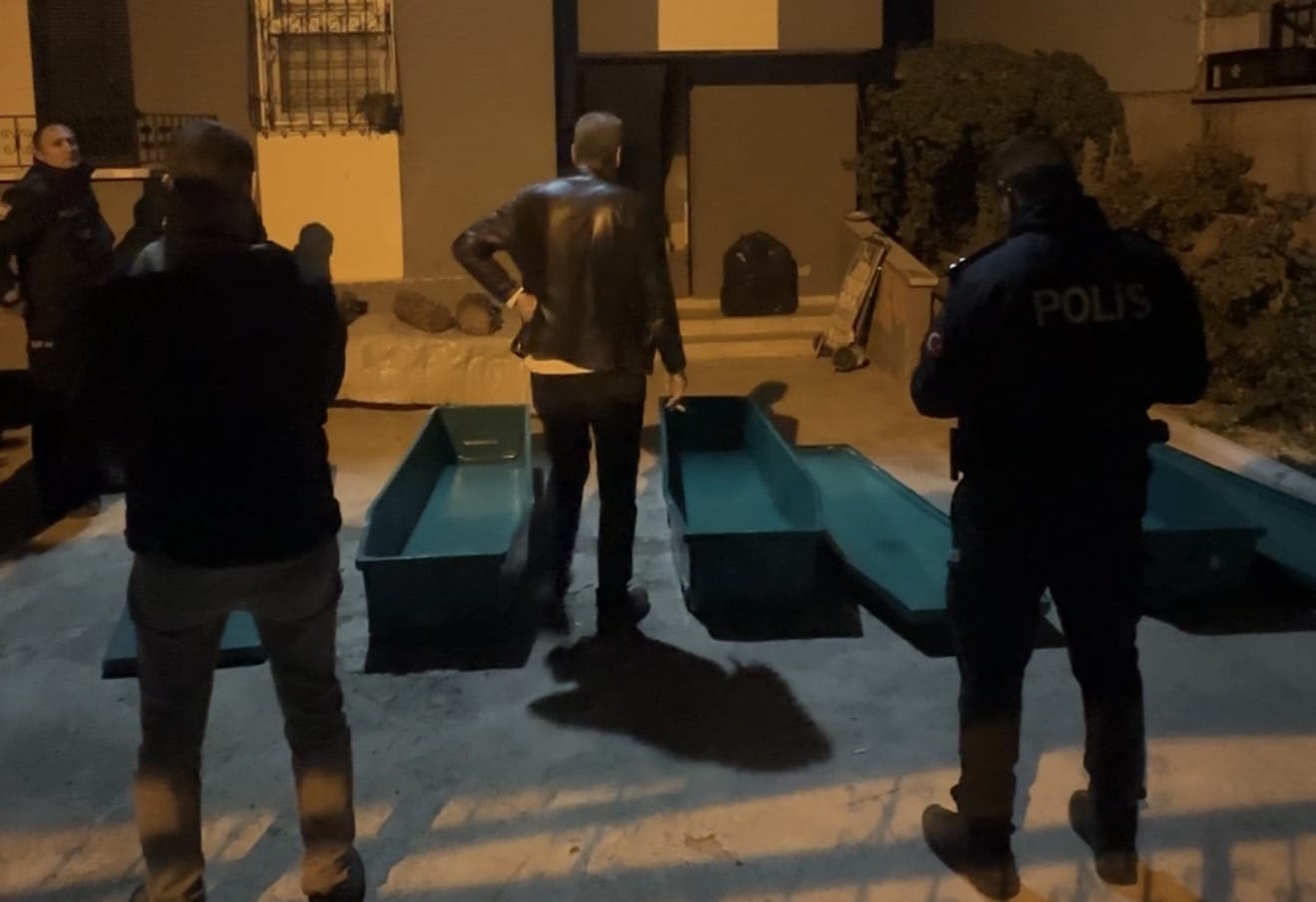 Cinnet Geçiren Baba İki Evladını Öldürdü