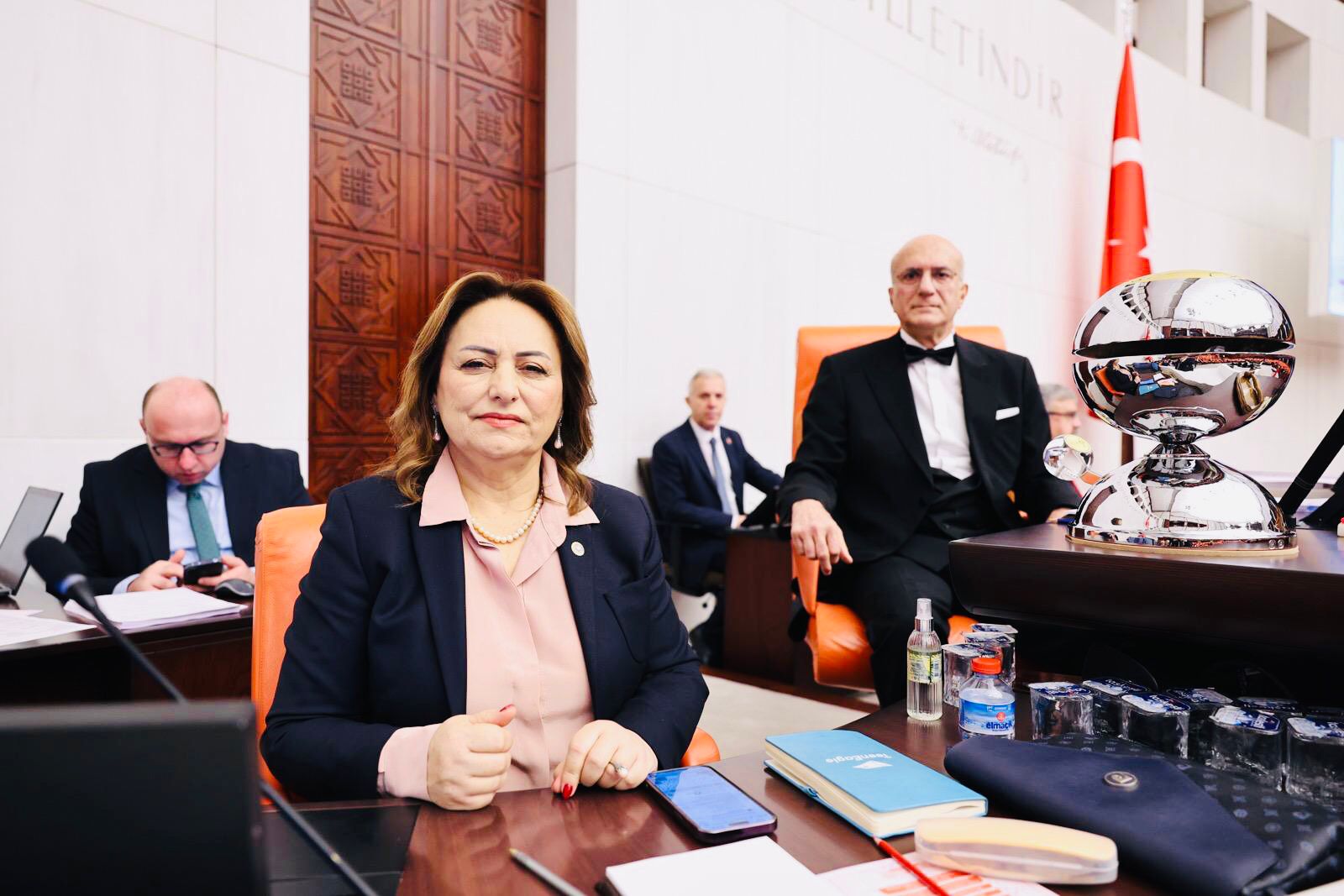 “Türkiye, ekonomik krizin pençesinde, değişim şart!”