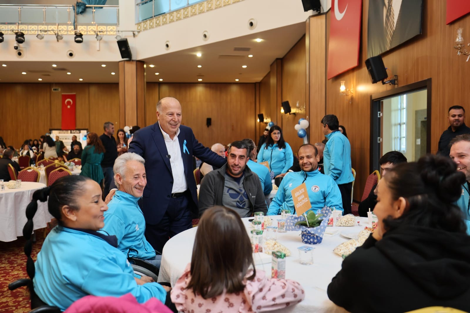 YÜREĞİR BELEDİYESİNDEN ENGELLİLER GÜNÜ FARKINDALIK ETKİNLİĞİ