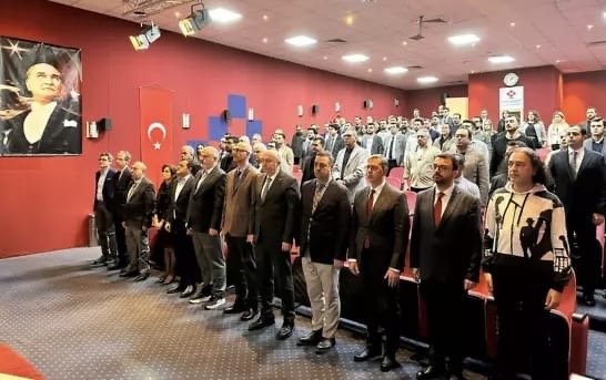 Adana’da Kalp ve Damar Cerrahisi Zirvesi