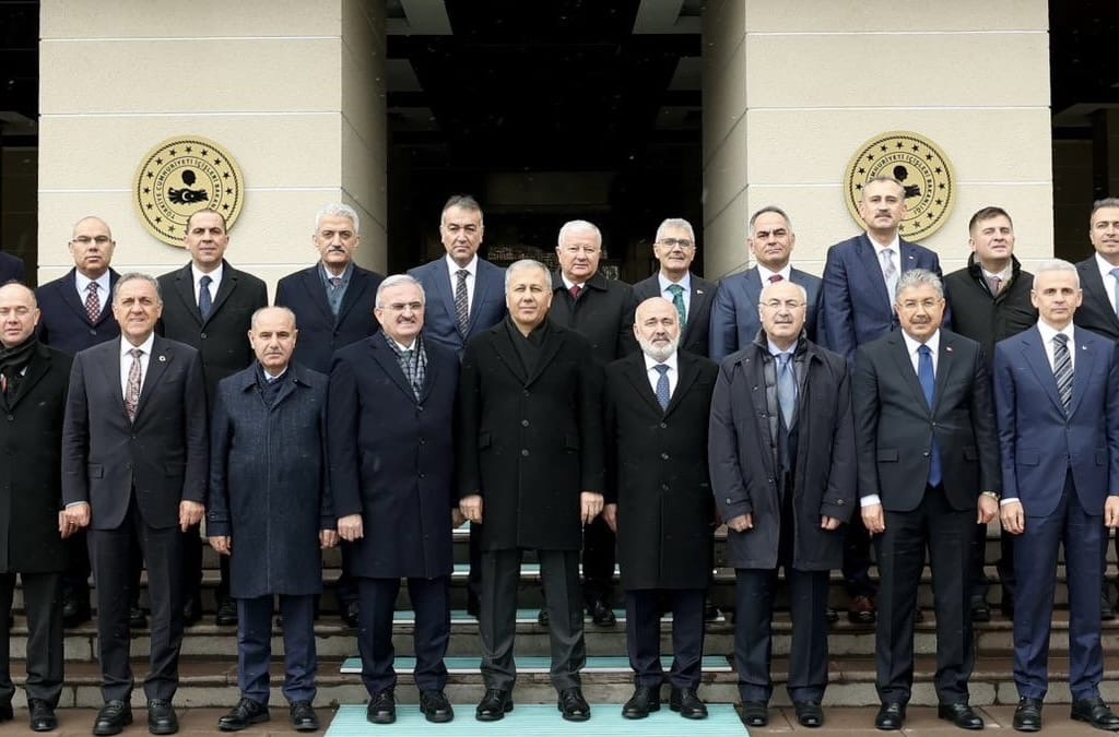 Yerlikaya ve Sağlam, Bakanlıkta Valilerle