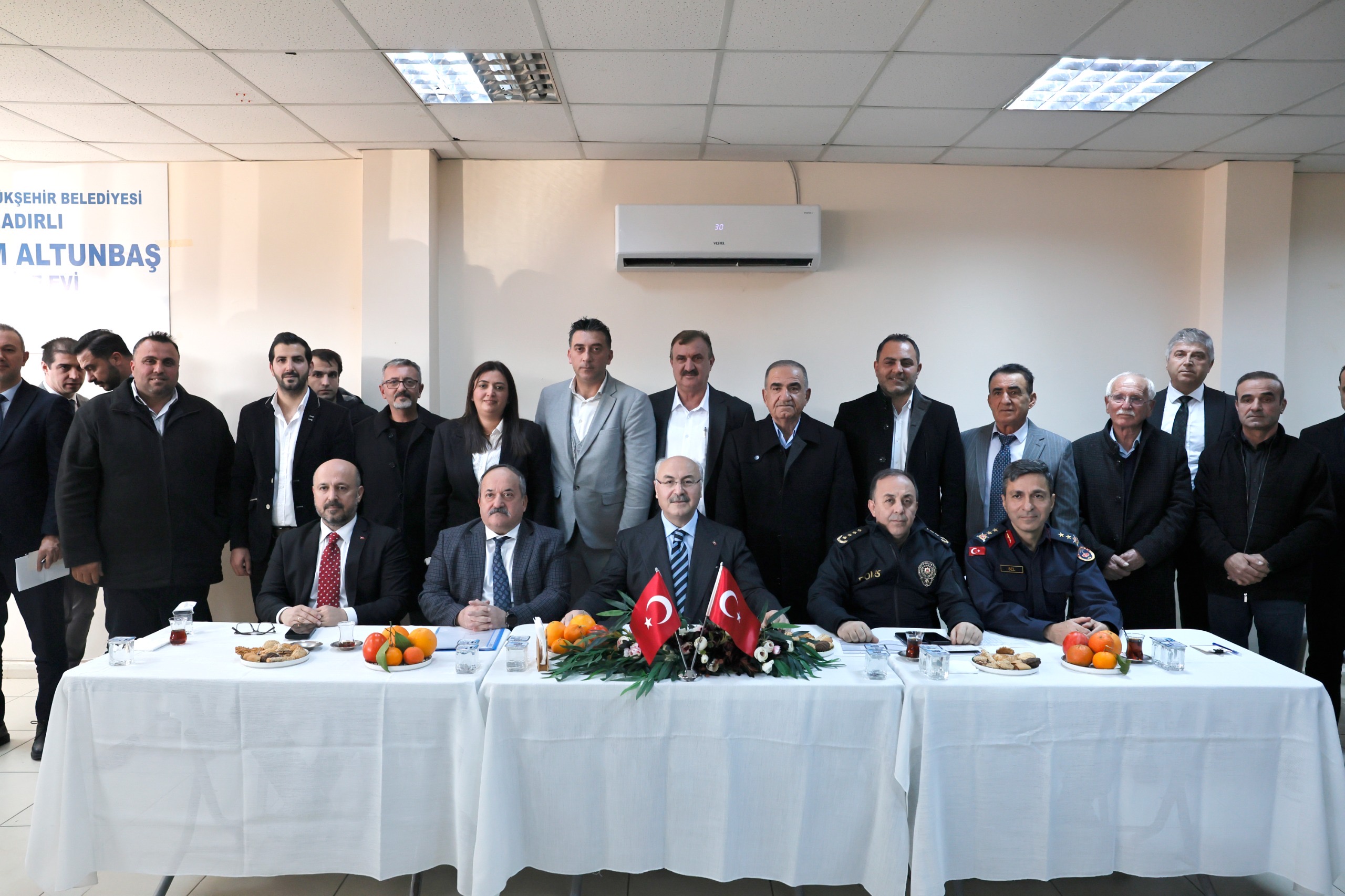 VALİ KÖŞGER, VATANDAŞLARIMIZLA BİR ARAYA GELDİ