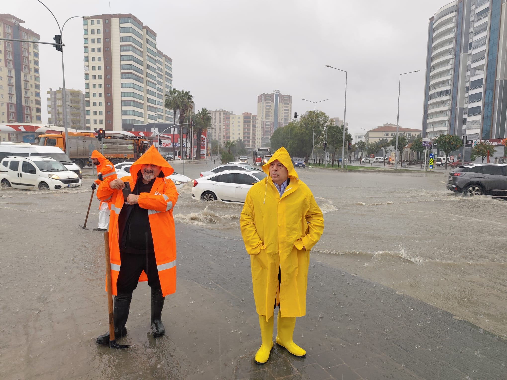 Yüreğir Belediye Başkanı Demirçalı Yağmurun Verdiği Zararları Yerinde İnceledi