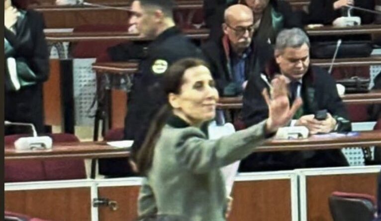 Oya Tekin: “Rüşvet Aldığım İçin Değil, Almadığım İçin Yargılanıyorum”