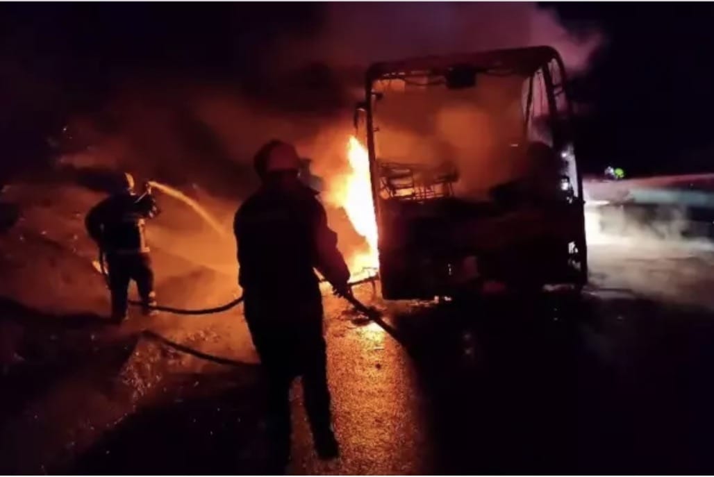 Yolcu Otobüsü Cayır Cayır Yandı