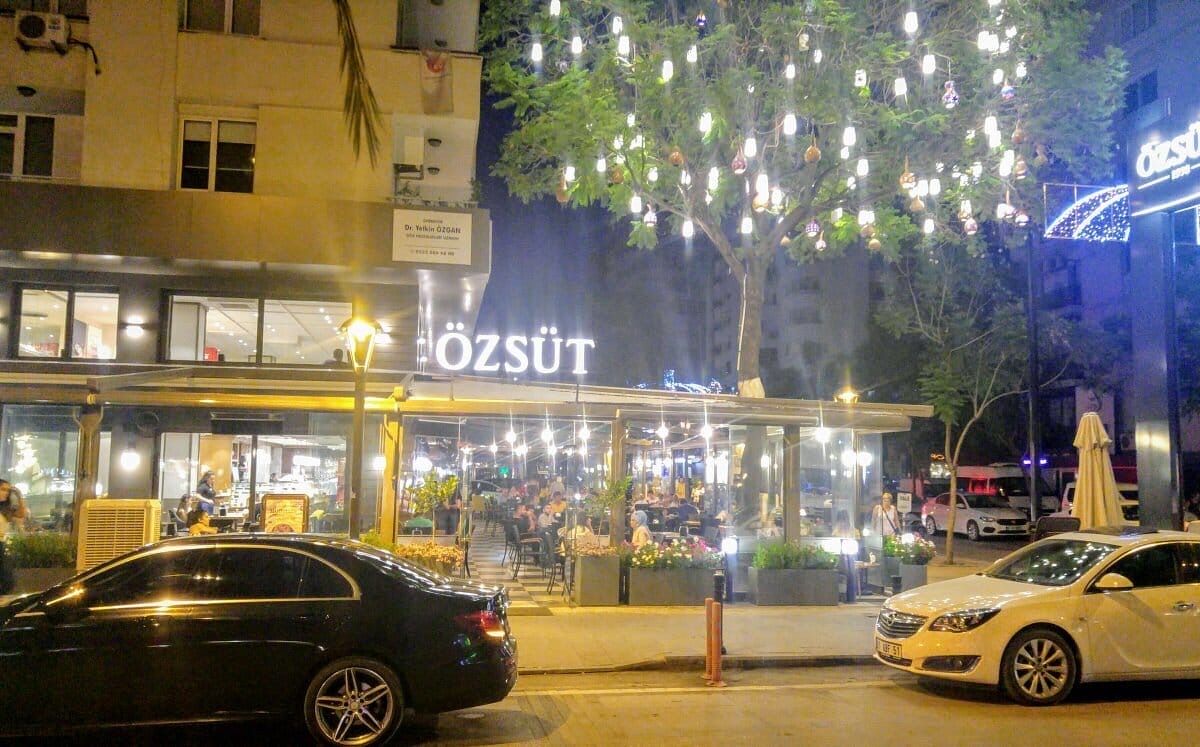 Özsüt Ziyapaşa 20 yıl sonra kapılarını kapattı