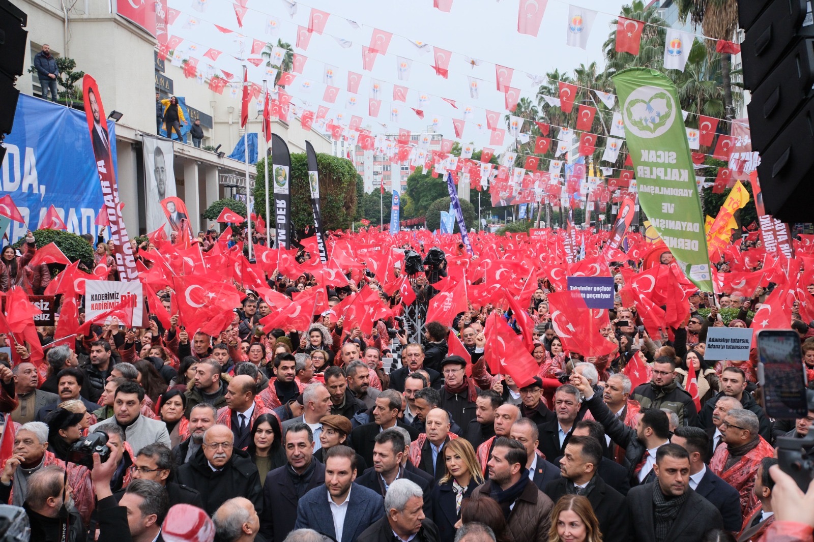 10 binlerce Adanalı Zeydan Karalar’a özgürlük için toplandı