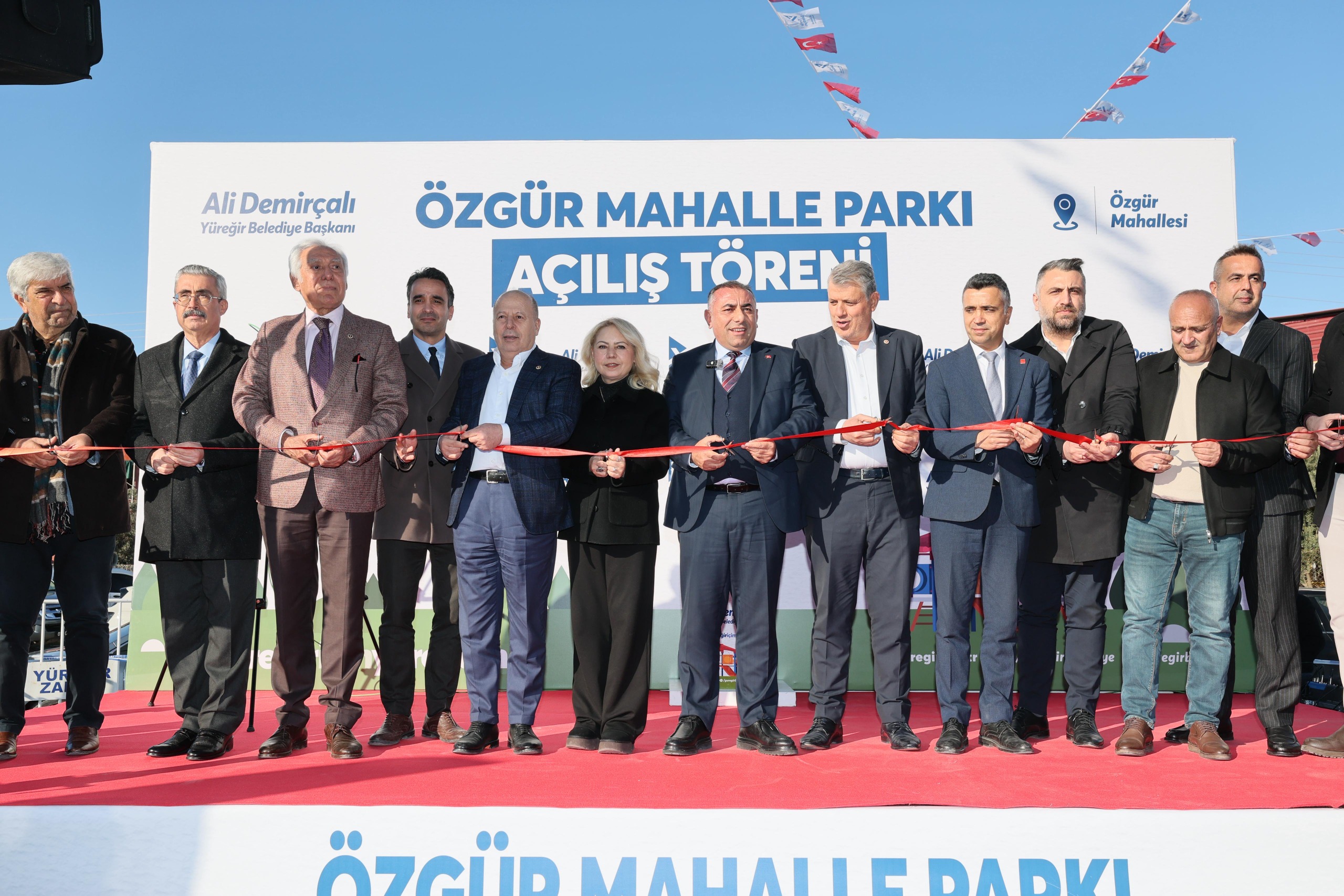 YÜREĞİR BELEDİYESİ ÖZGÜR MAHALLE PARKI TÖRENLE AÇILDI