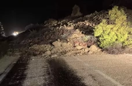 Üç İlçeyi Birbirine Bağlayan Yol Kapandı