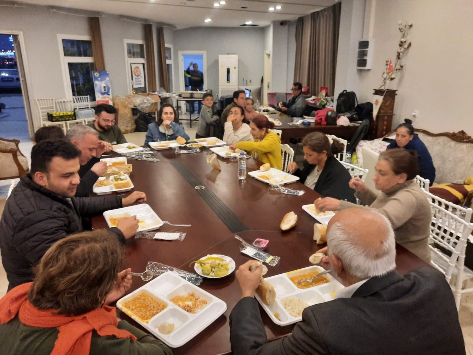 Esendemir: Deprem sarstı ama biz daha çok kenetlendik