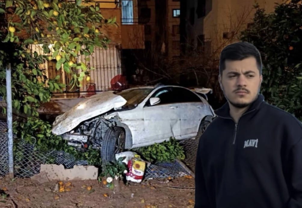 Otomobilin Lastiği Patladı: 1 Ölü, 1 Yaralı