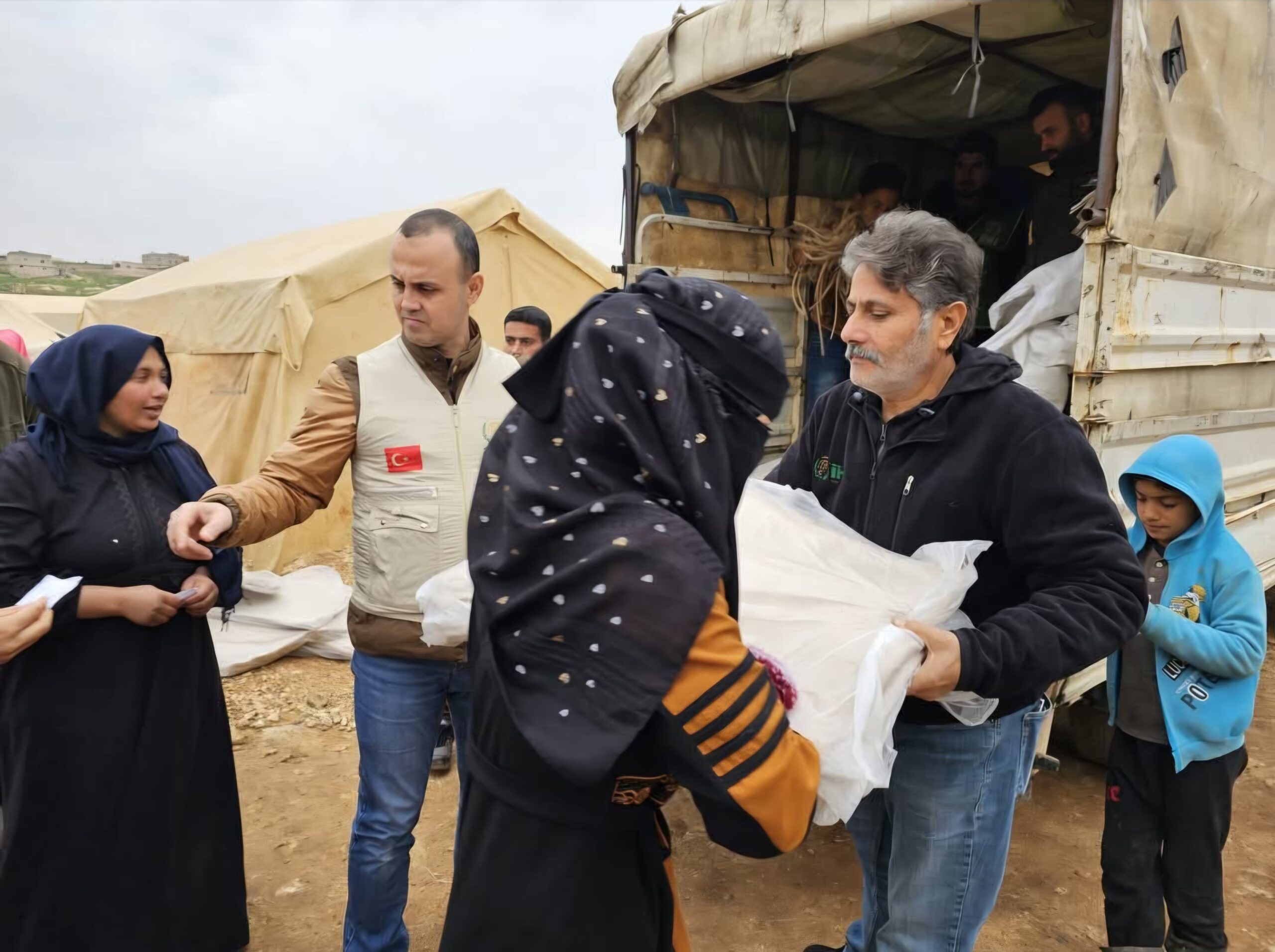 ADANA İHH’DAN RAMAZAN SEFERBERLİĞİ: 66 ÜLKEDE 3 MİLYON KİŞİYE KARDEŞLİK KÖPRÜSÜ